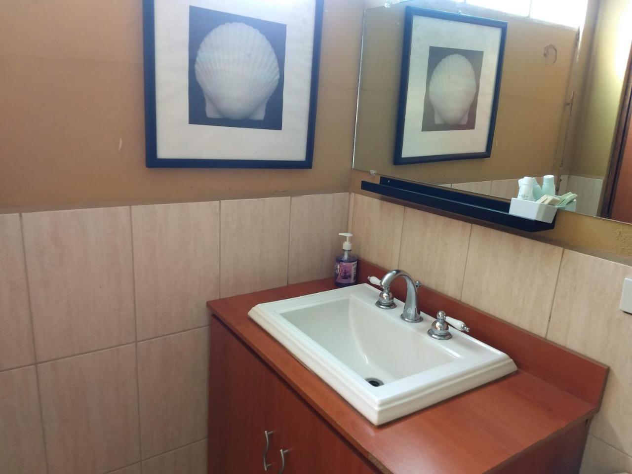 Give House Bed & Breakfast Guatemala City Luaran gambar