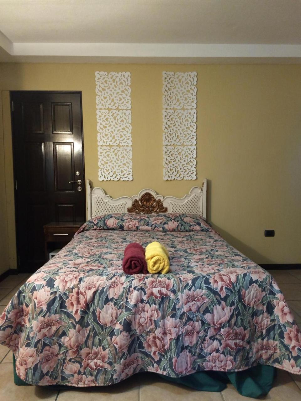 Give House Bed & Breakfast Guatemala City Luaran gambar