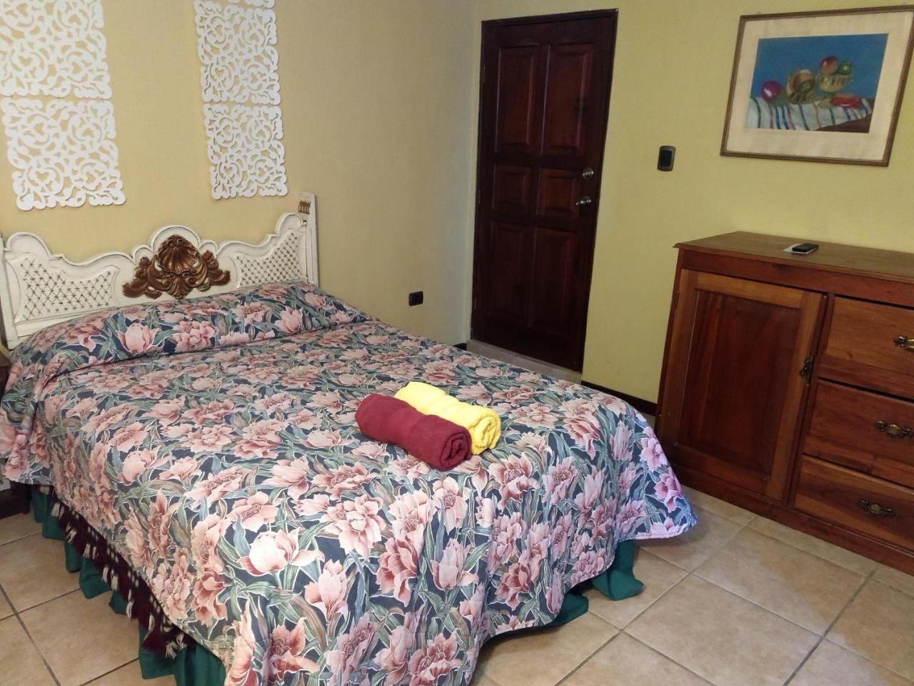 Give House Bed & Breakfast Guatemala City Luaran gambar