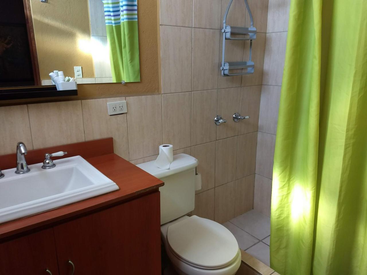 Give House Bed & Breakfast Guatemala City Luaran gambar
